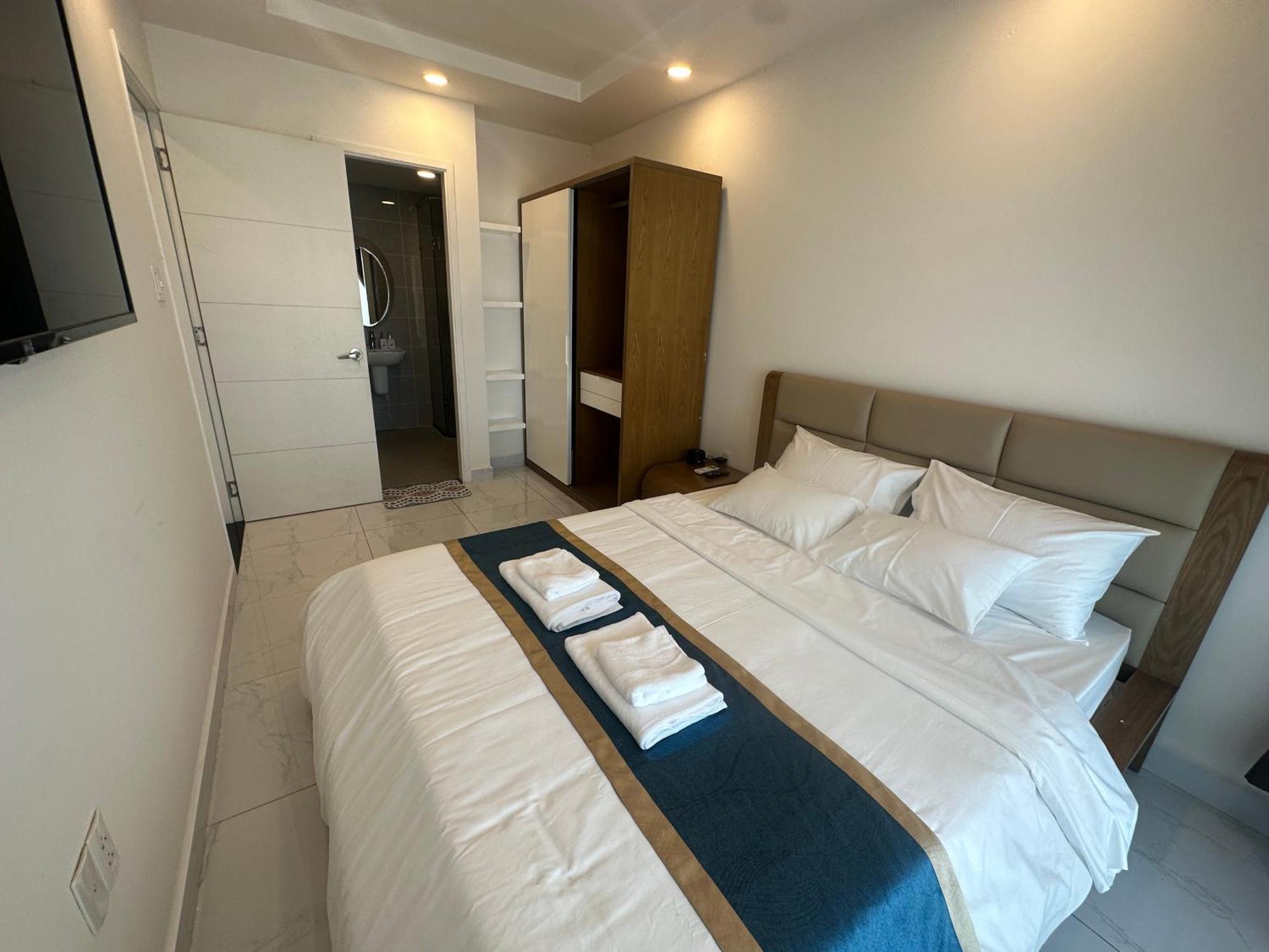 Modern 2br 12 Center At Terra Royal By Orli Căn hộ TP. Hồ Chí Minh