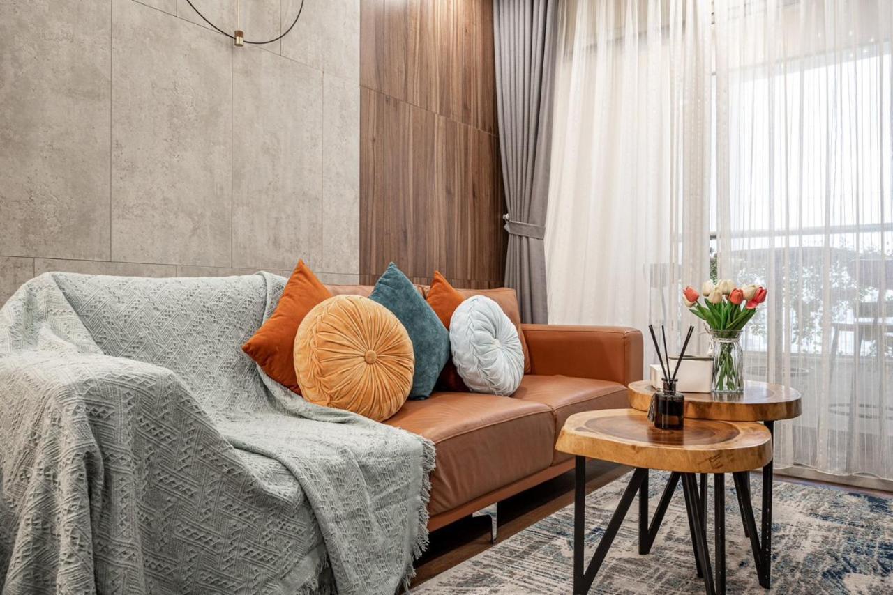 Căn hộ Modern 2br 12 Center At Terra Royal By Orli *